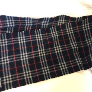 Vintage Unused Burberrys of London Lambswool Scarf